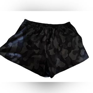 🛍️ Zella run in camo shorts lined athletic M